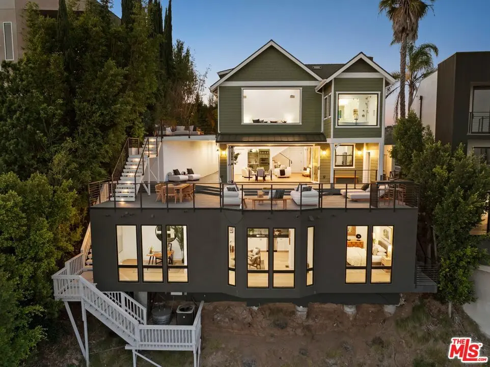 8446 Grand View Drive, Los Angeles, CA — listing photo 1