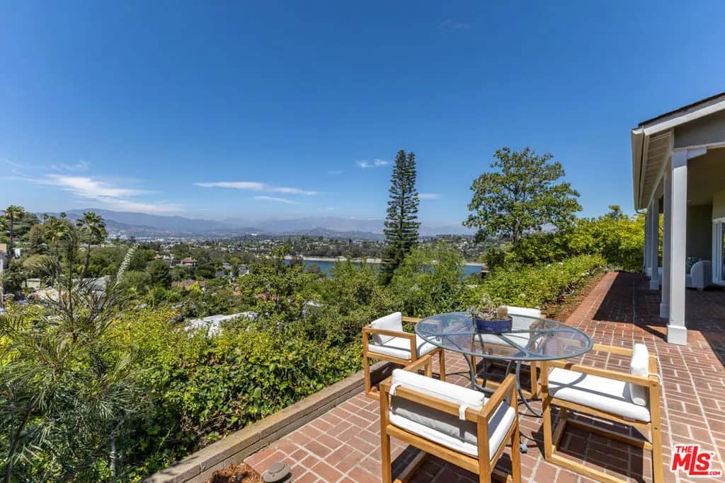 2059 Kenilworth Avenue, Los Angeles, CA — listing photo 1