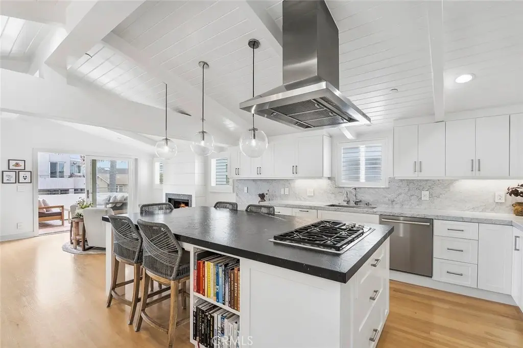 445 Marine Avenue A, Manhattan Beach, CA — listing photo 1