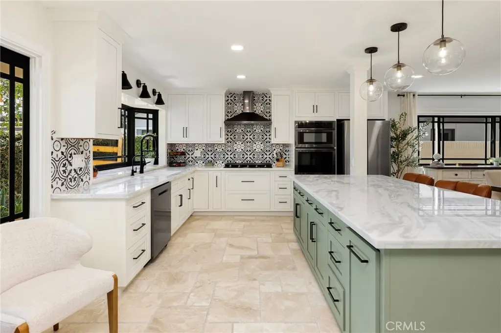 21052 Amberwick Lane, Huntington Beach, CA — listing photo 1