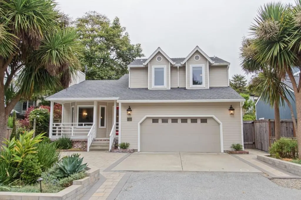 211 Nataqua Avenue, Pacifica, CA — listing photo 1