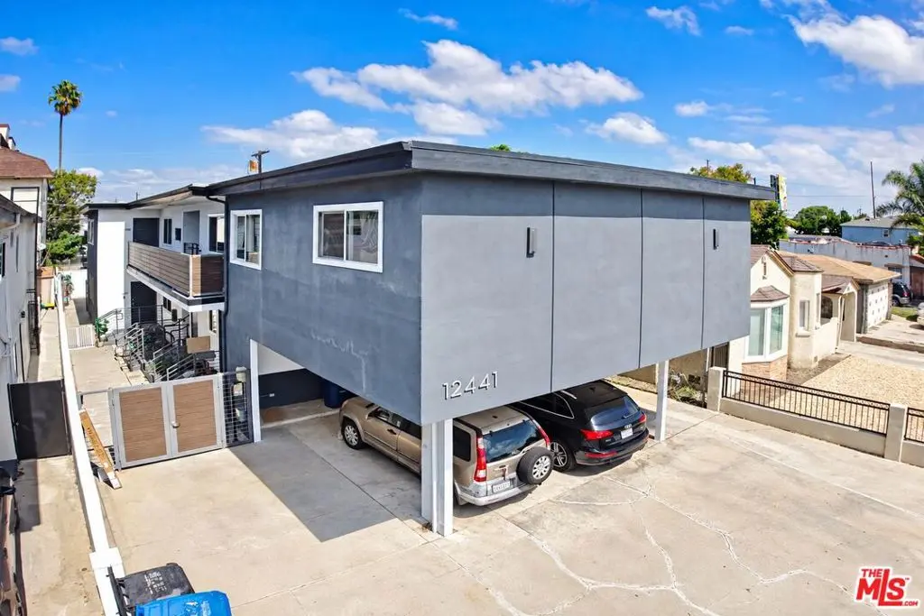12441 Gilmore Avenue 4, Los Angeles, CA — listing photo 1