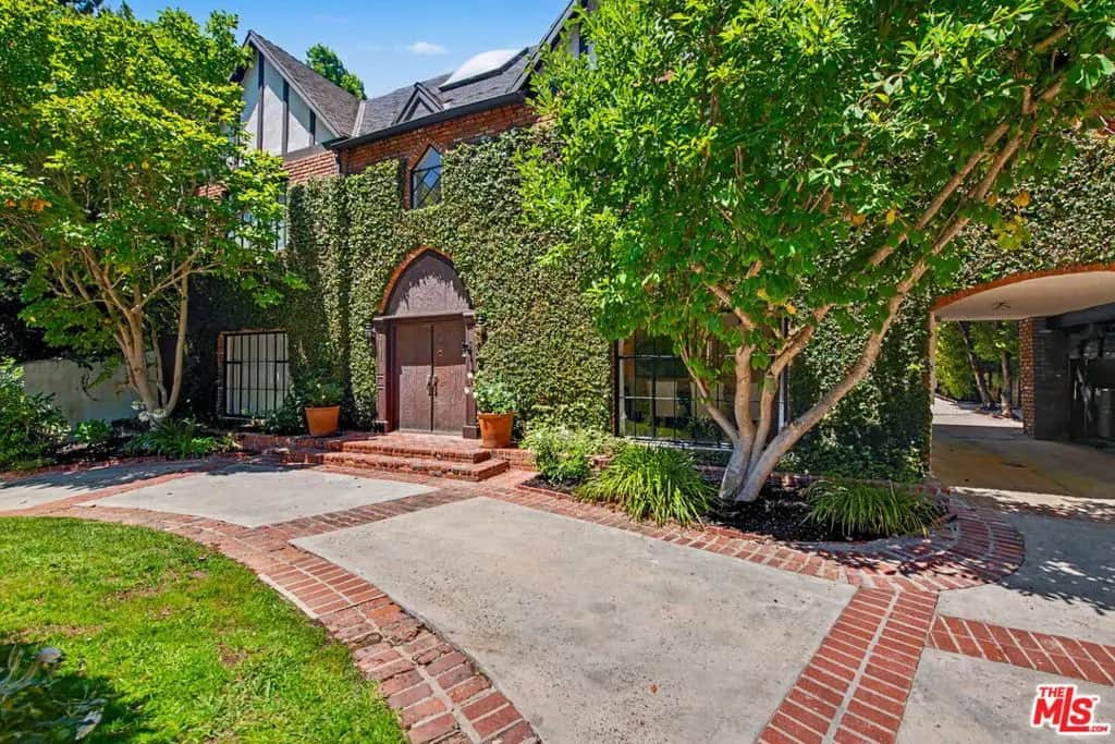 2411 Benedict Canyon Drive, Beverly Hills, CA — listing photo 1
