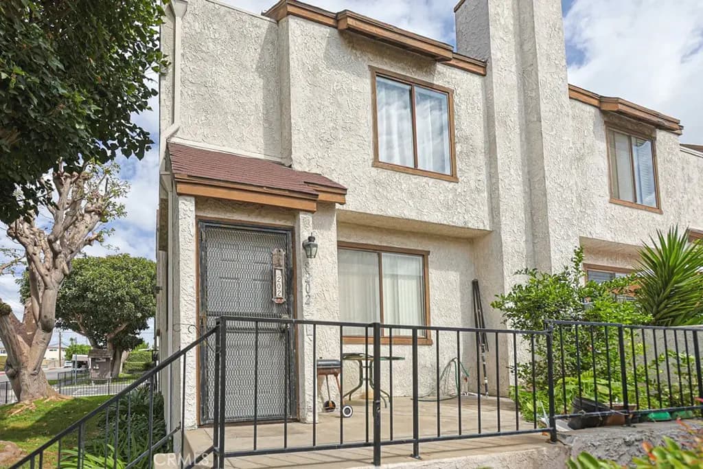 8202 MAUREEN, Midway City, CA — listing photo 1