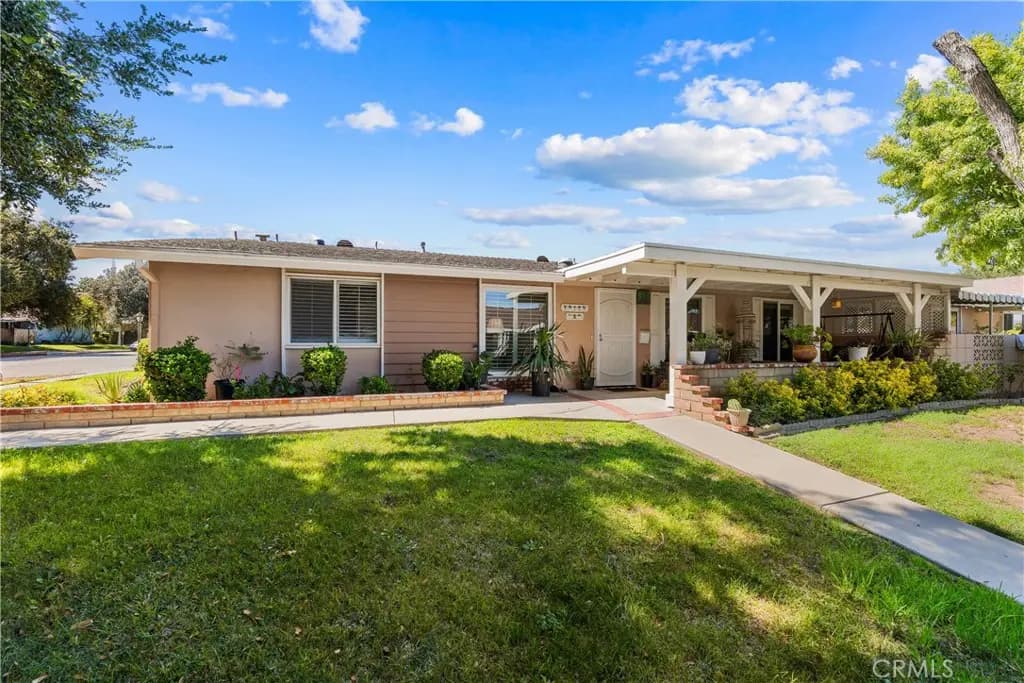19229 Avenue Of The Oaks A, Newhall, CA — listing photo 1