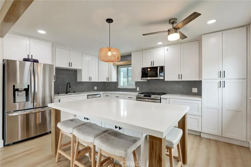 33288 Landerville, Lake Elsinore, CA — listing photo 1
