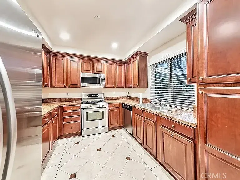 4533 Vista Del Monte 104, Sherman Oaks, CA — listing photo 1
