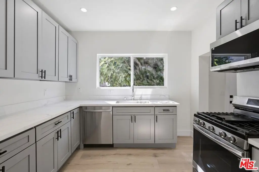 5915 Barton Avenue, Los Angeles, CA — listing photo 1