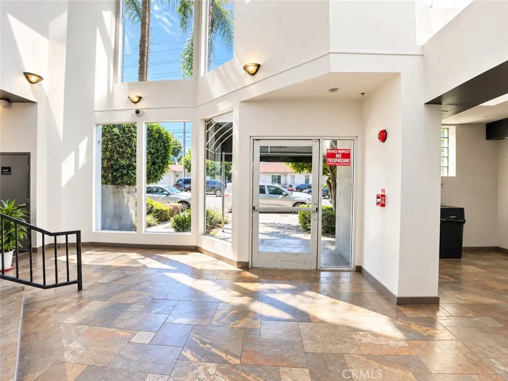 11657 Oxnard Street 132, North Hollywood, CA — listing photo 1