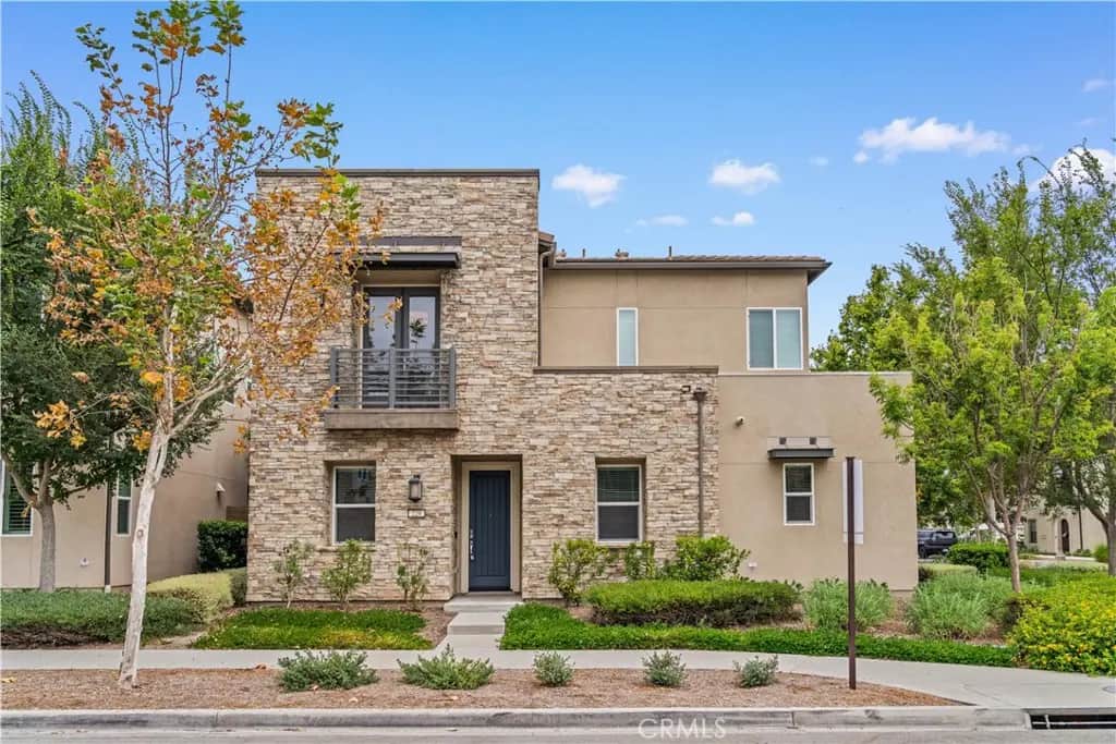 220 Follyhatch, Irvine, CA — listing photo 1