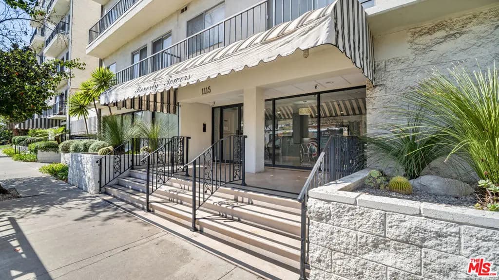1115 S Elm Drive 415, Los Angeles, CA — listing photo 1