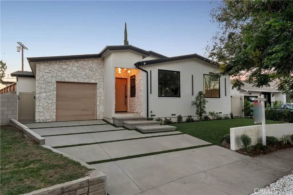 18023 Tiara, Encino, CA — listing photo 1