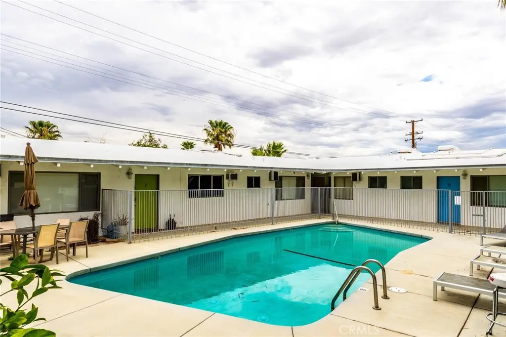 482 W Pico, Palm Springs, CA — listing photo 1