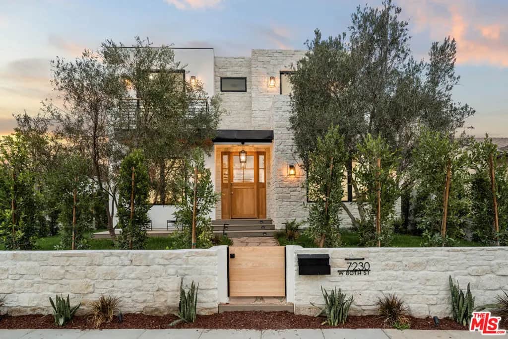 8002 Nardian Way, Los Angeles, CA — listing photo 1