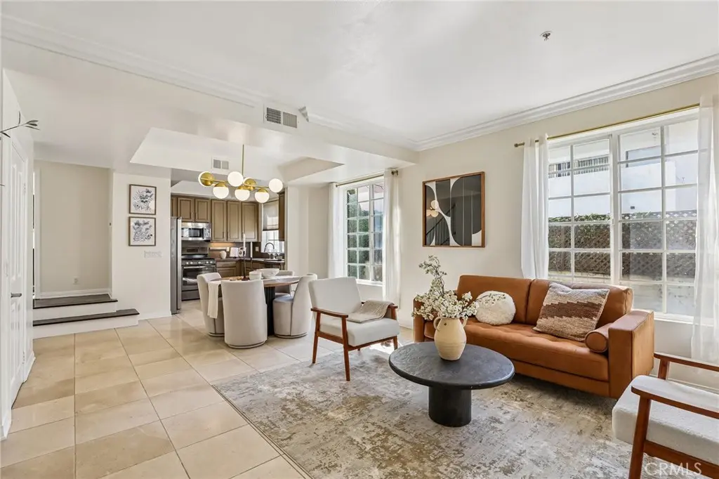 3119 S Durango Avenue 7, Los Angeles, CA — listing photo 1