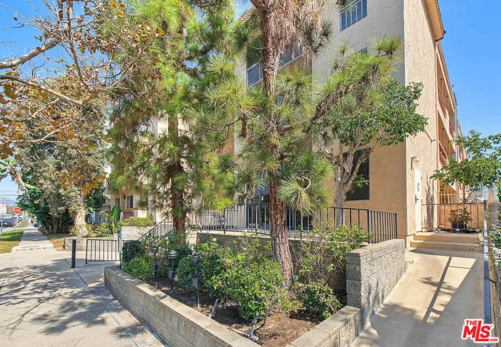 104 S Hayworth Avenue 103, Los Angeles, CA — listing photo 1