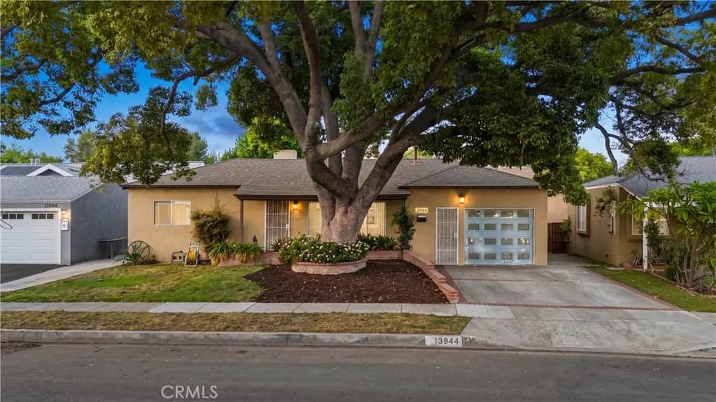 13944 Brightwell Avenue, Paramount, CA — listing photo 1