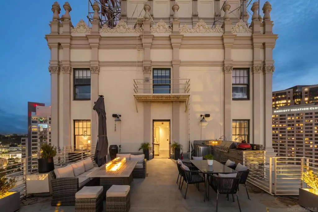 702 Ash Street 1400, San Diego, CA — listing photo 1