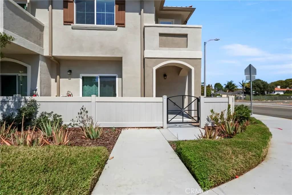 2043 Lincoln Avenue, Torrance, CA — listing photo 1