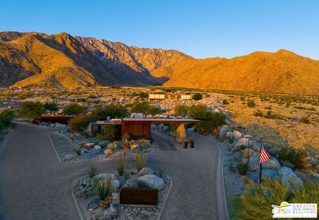 2335 Vista Distancia, Palm Springs, CA — listing photo 1