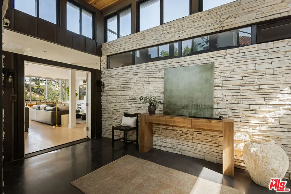 Ocean View Homes in Santa Monica