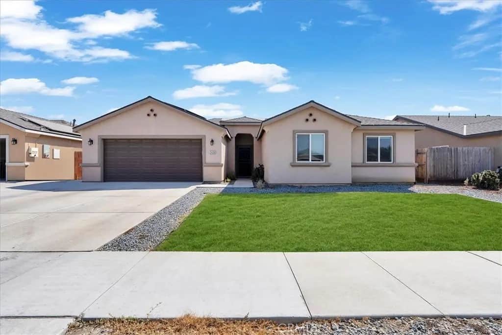 2439 Madeline Drive, Hanford, CA — listing photo 1