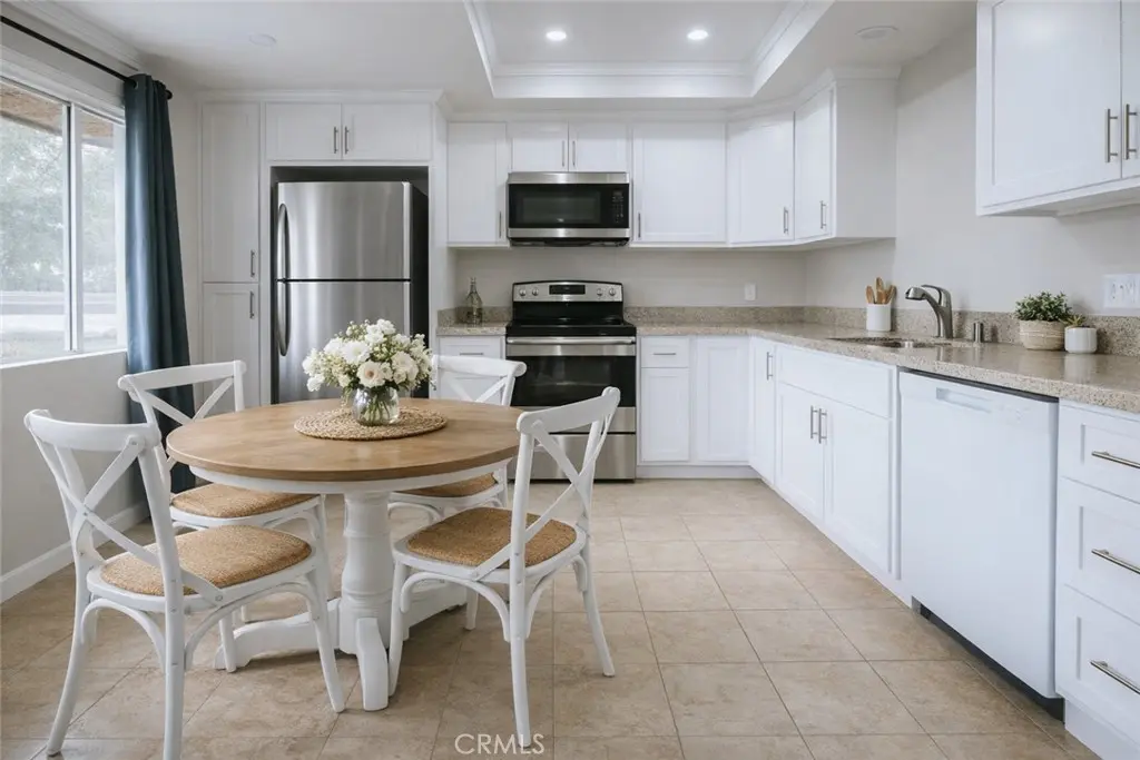1554 Border G, Corona, CA — listing photo 1