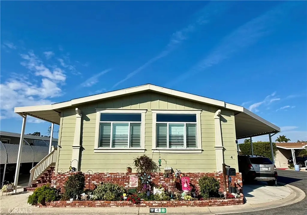 18601 Newland Street 4, Huntington Beach, CA — listing photo 1