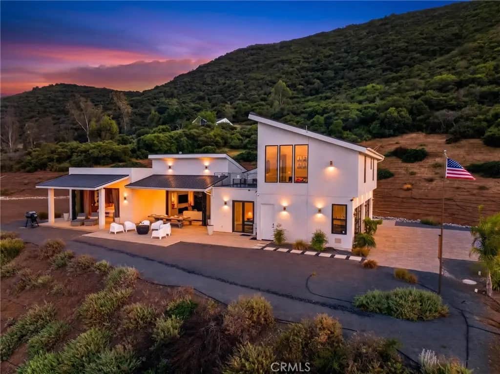 42950 Ivy Street, Murrieta, CA — listing photo 1