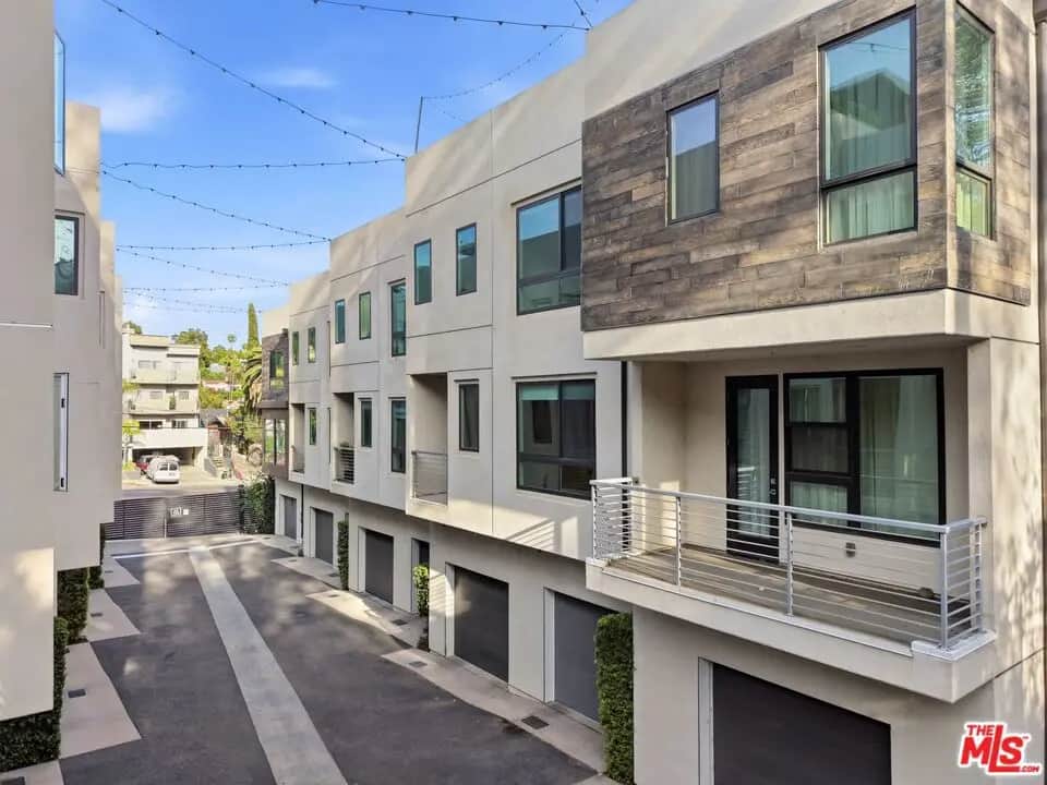 2111 N Cahuenga Boulevard 11, Los Angeles, CA — listing photo 1