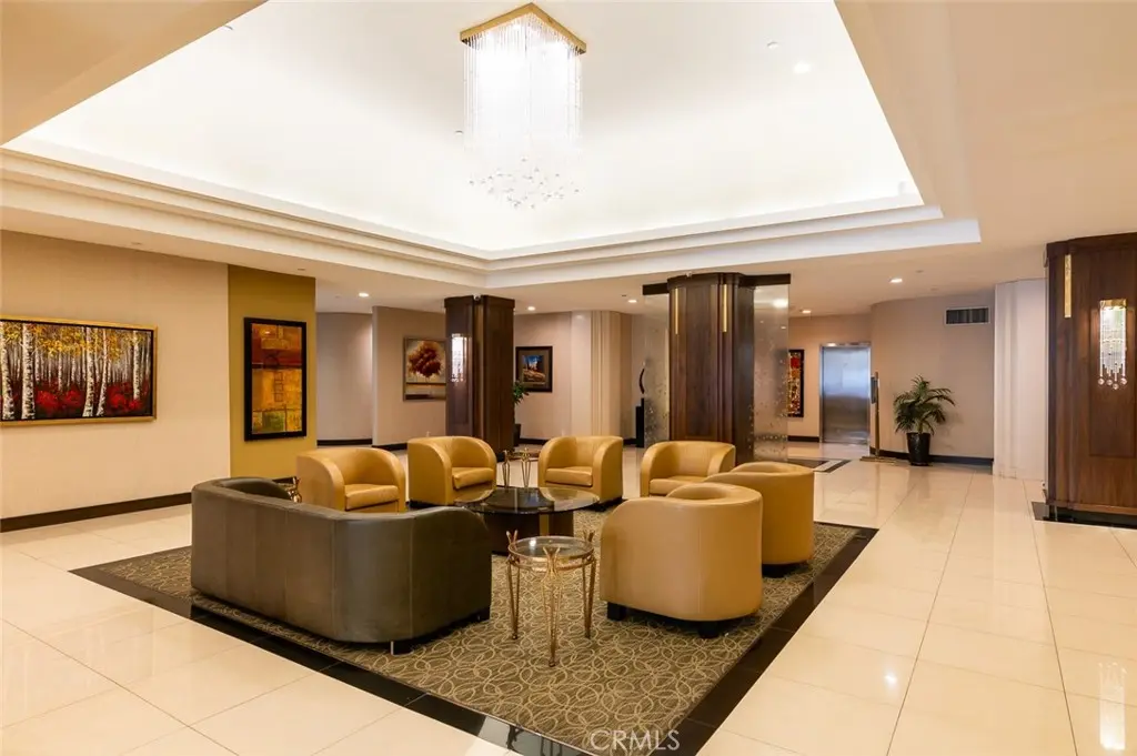 343 E Pioneer Drive 802, Glendale, CA — listing photo 1