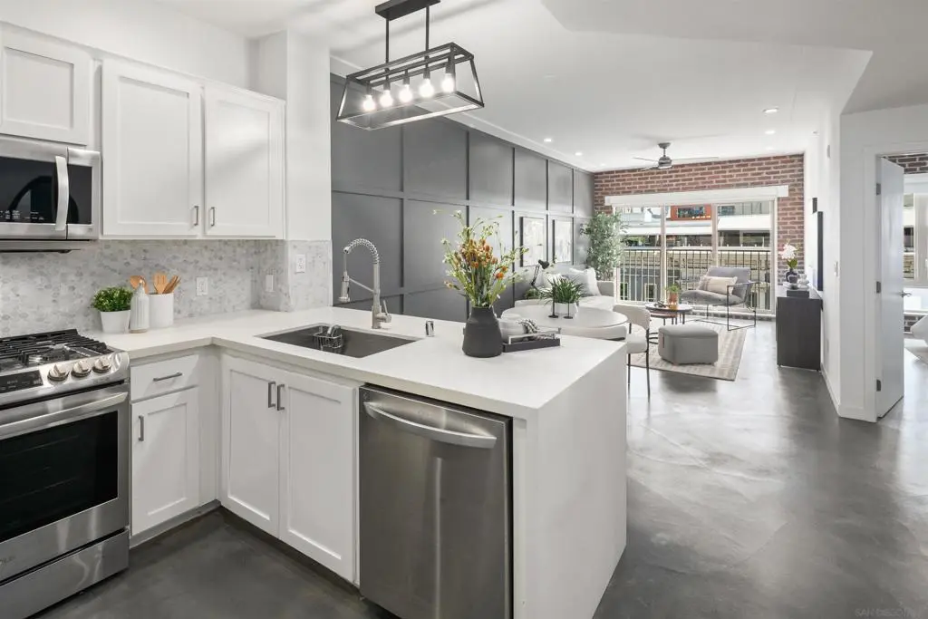 450 J 5151, San Diego, CA — listing photo 1