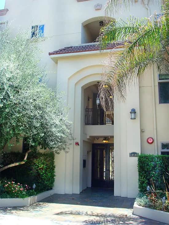 10640 WOODBRIDGE Street 204, Toluca Lake, CA — listing photo 1