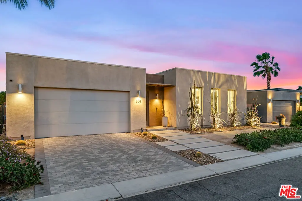 658 Dominion Way, Palm Springs, CA — listing photo 1