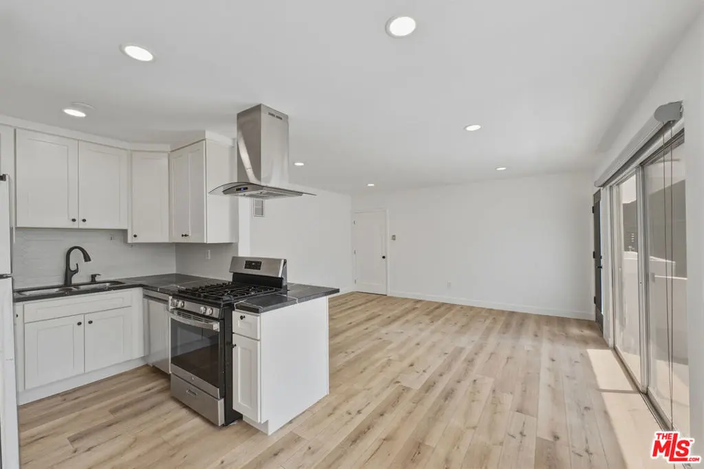 929 N Stanley Avenue 3, West Hollywood, CA — listing photo 1