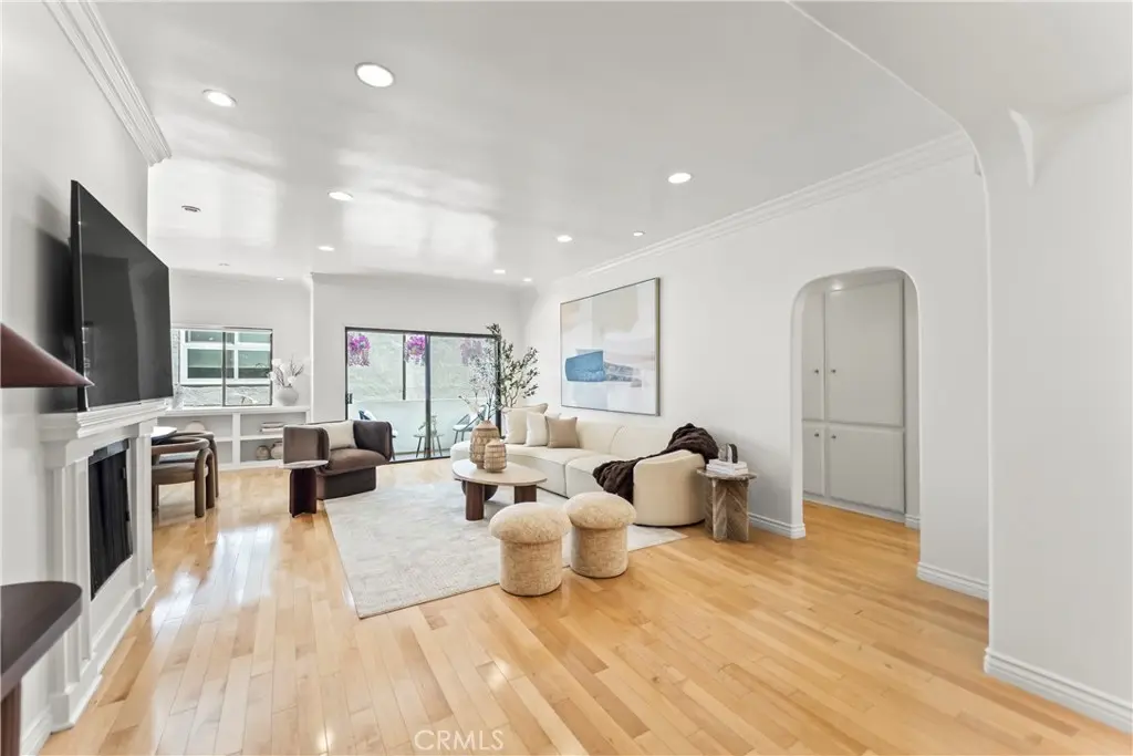 11928 Kiowa 105, Los Angeles, CA — listing photo 1