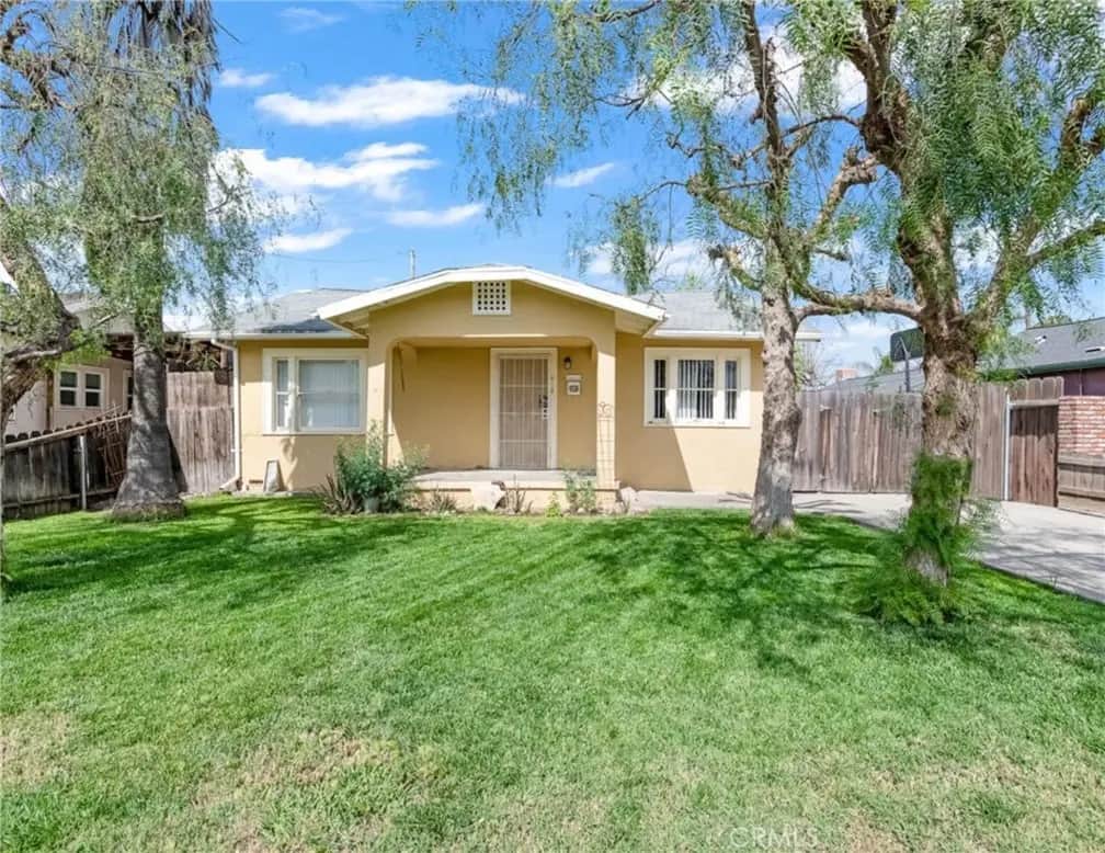 414 W Cameron, Hanford, CA — listing photo 1