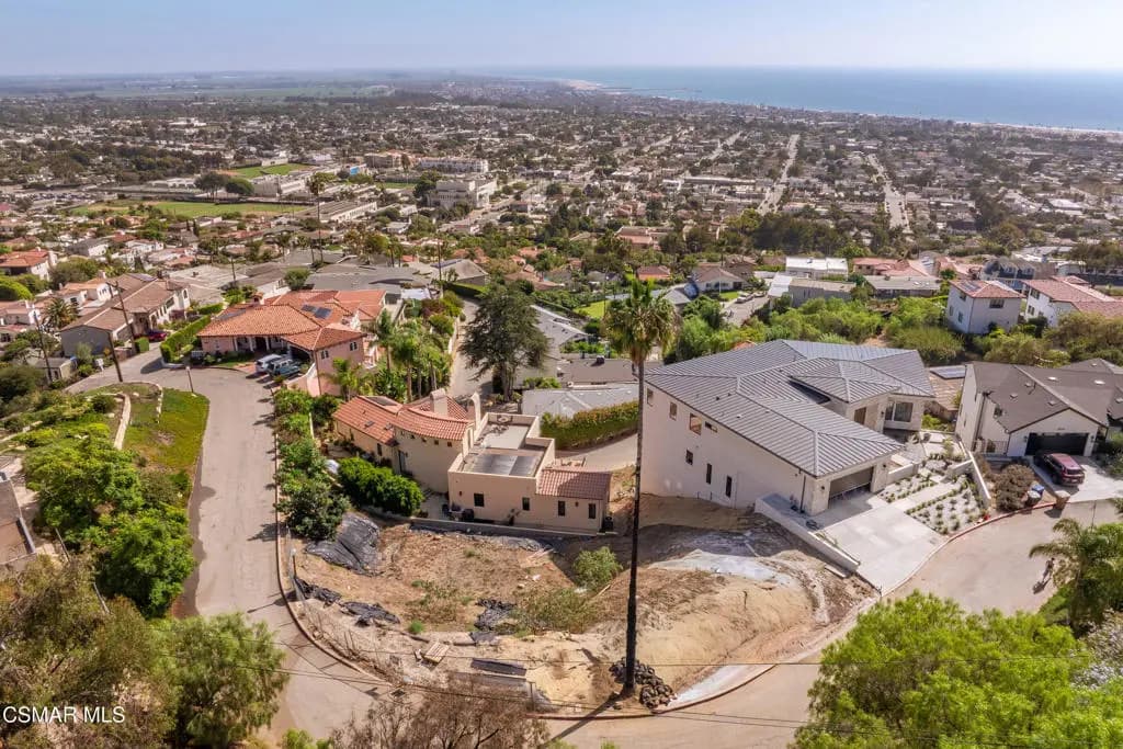 1918 Hillcrest Drive, Ventura, CA — listing photo 1