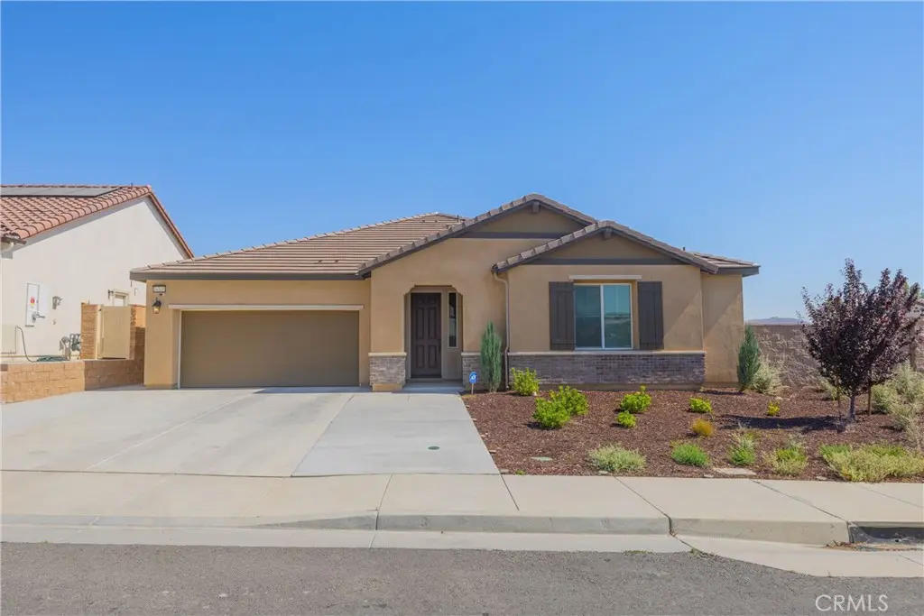 16535 Shawnee, Lake Elsinore, CA — listing photo 1