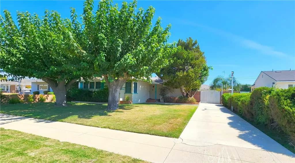 10132 Densmore Avenue, North Hills, CA — listing photo 1