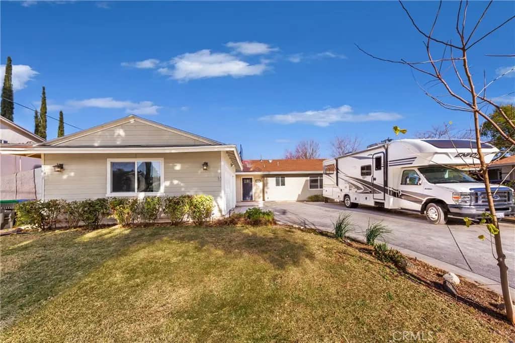 22327 Espuella Drive, Saugus, CA — listing photo 1