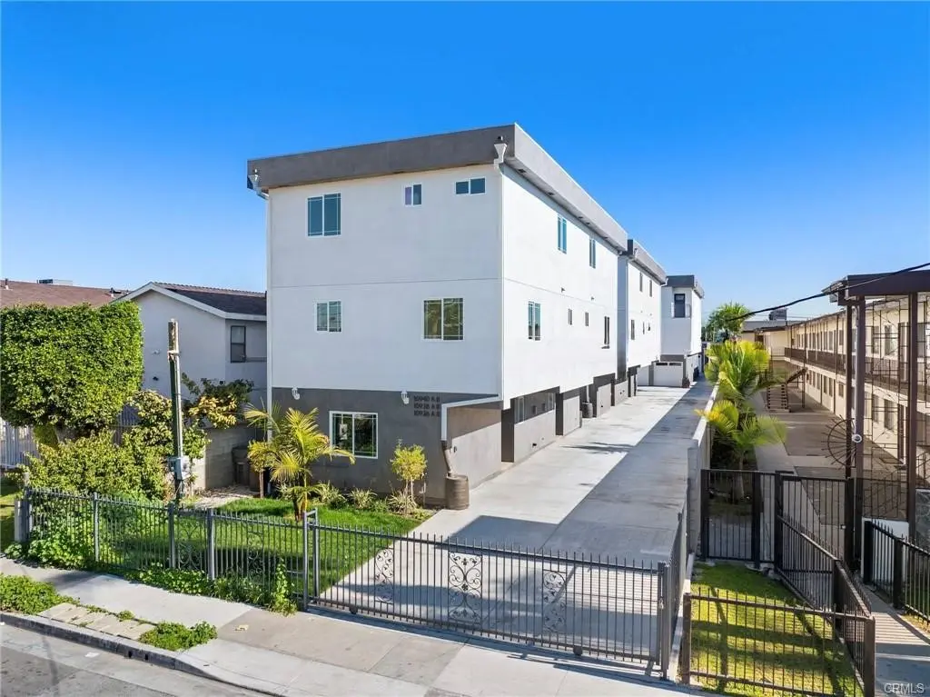 10936 S Osage, Inglewood, CA — listing photo 1