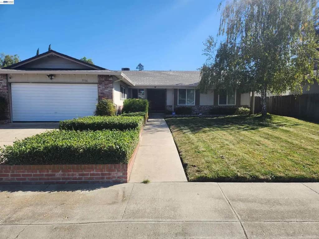 7516 Dorchester Way, Stockton, CA — listing photo 1