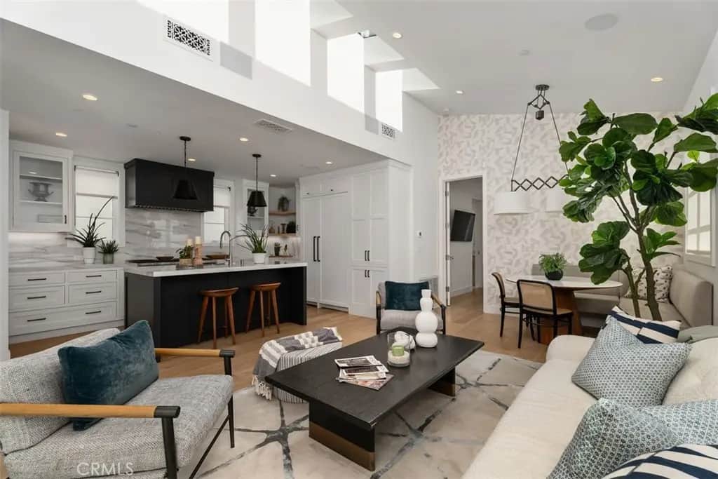 418 1/2 Larkspur, Corona Del Mar, CA — listing photo 1