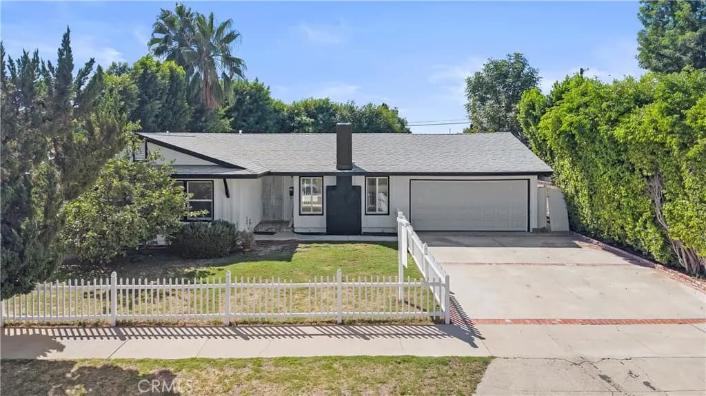 20110 Superior Street, Chatsworth, CA — listing photo 1