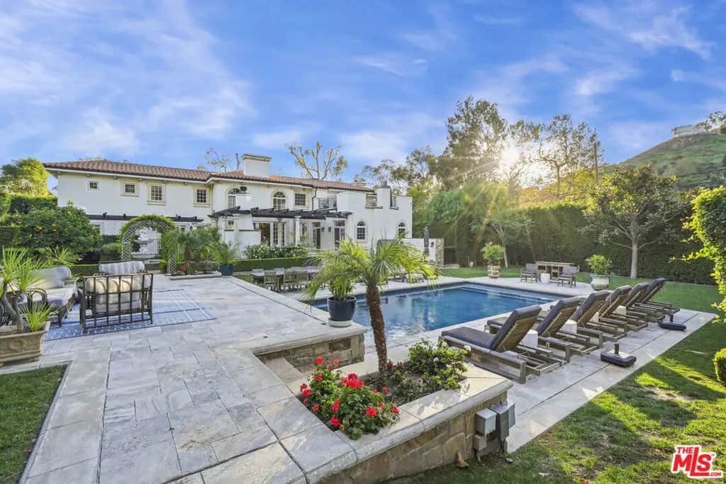 23255 Mariposa De Oro Street, Malibu, CA — listing photo 1