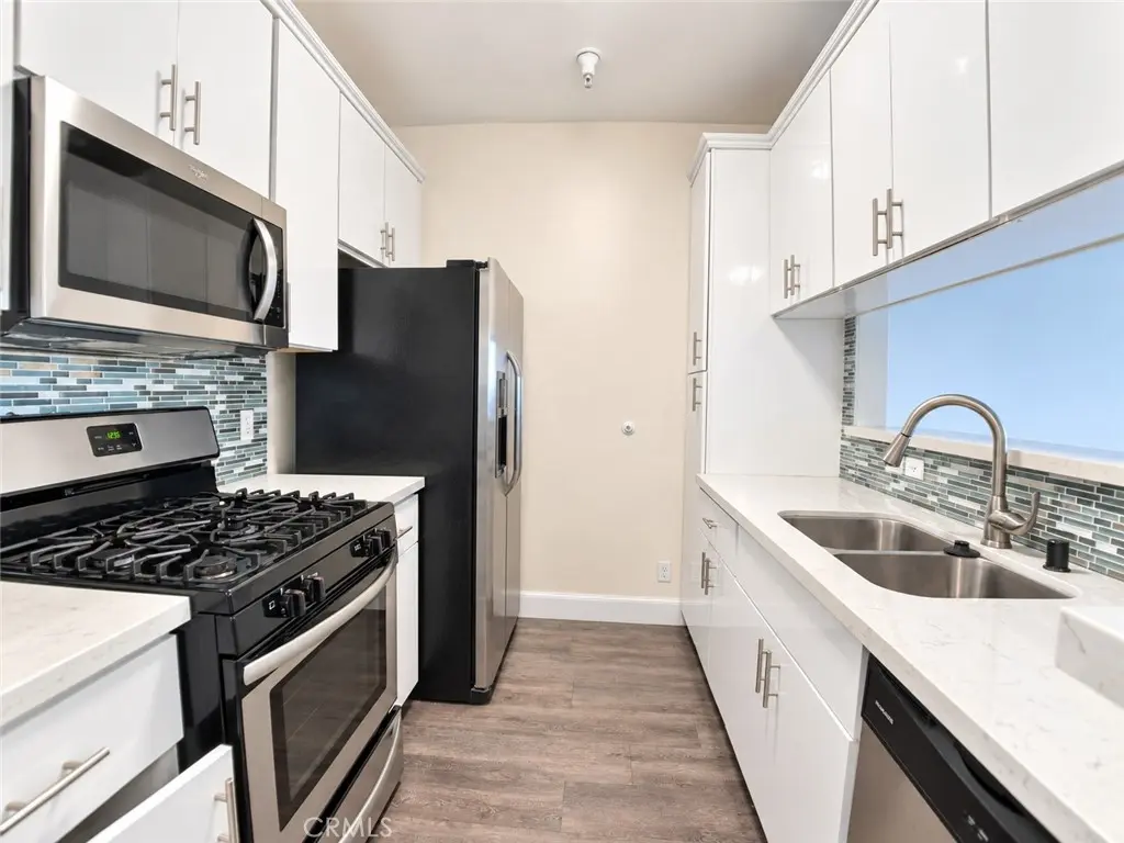 11657 Oxnard Street 212, North Hollywood, CA — listing photo 1