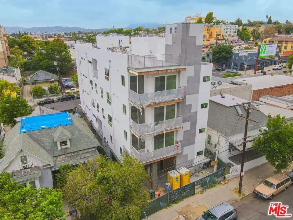 320 N Mountain View Avenue, Los Angeles, CA — listing photo 1