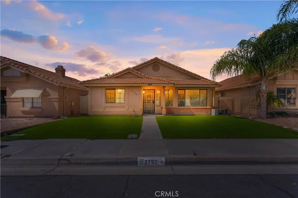 2750 La Paz, Hemet, CA — listing photo 1