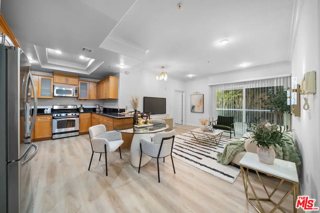 1128 S Serrano Avenue 104, Los Angeles, CA — listing photo 1